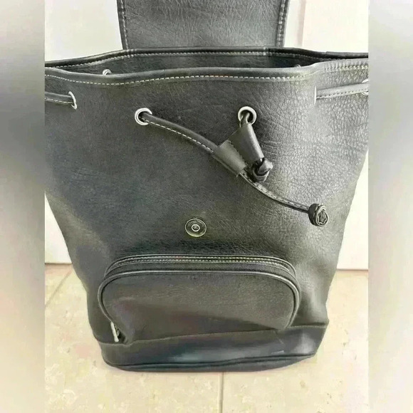 Esprit 90’s Faux Leather Backpack - Picture 3 of 10